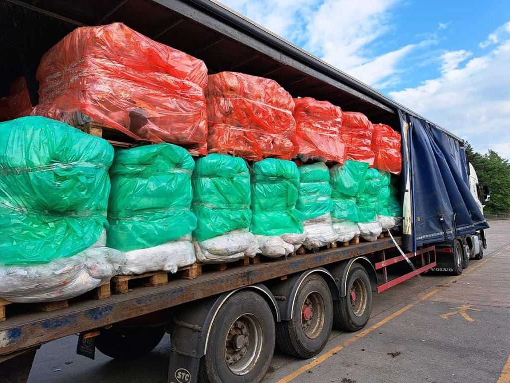 Plastics recycling lorry